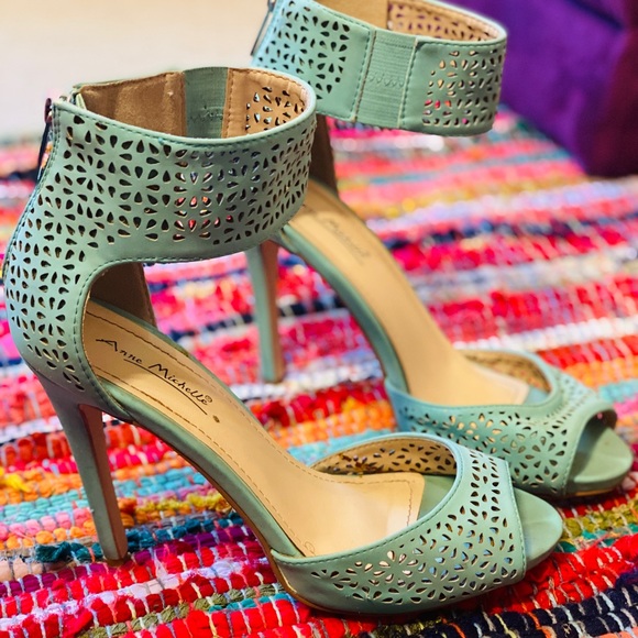 ANNE MICHELLE Mint HEELS - Picture 2 of 4